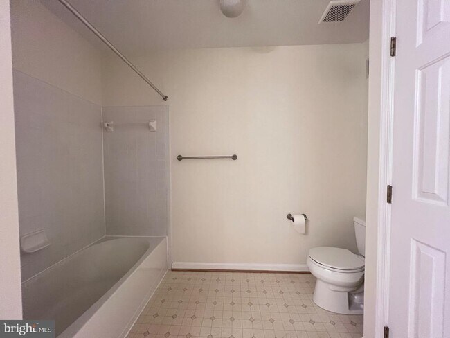 Building Photo - 17207 Sumac Ct