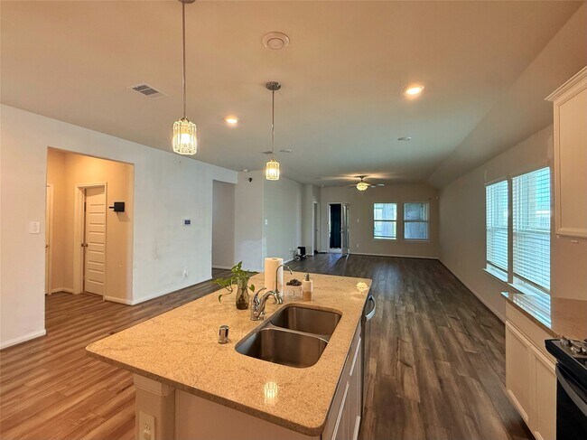 Building Photo - 3914 Dry Creek Dr