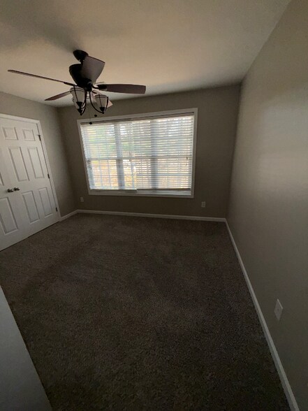 Building Photo - 650 Ganyard Farm Way