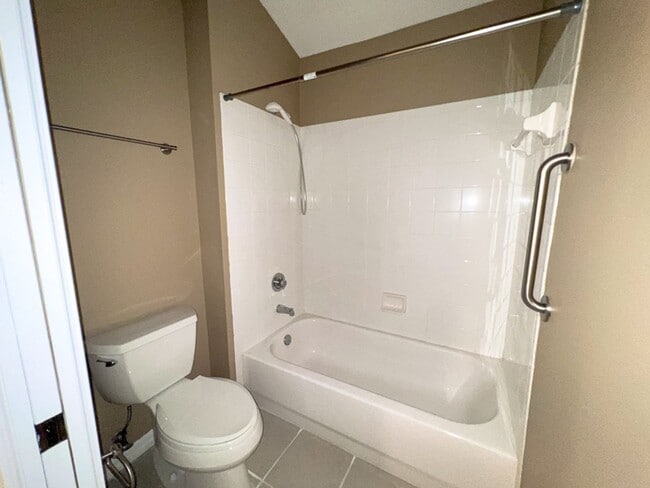 Building Photo - Beautiful 3 Bedroom Condo in the Links wit...