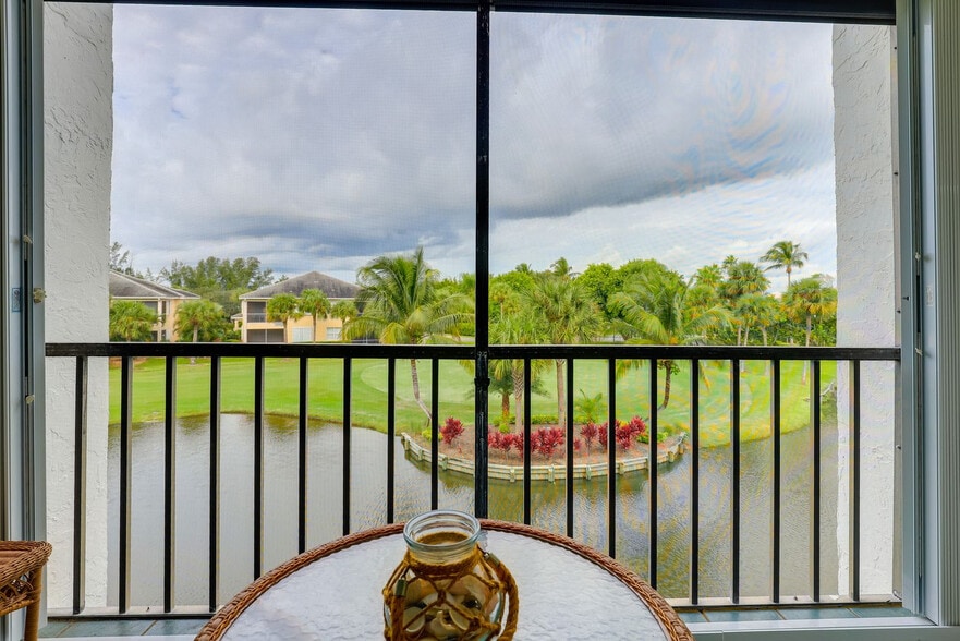 Building Photo - 2400 S Ocean Dr