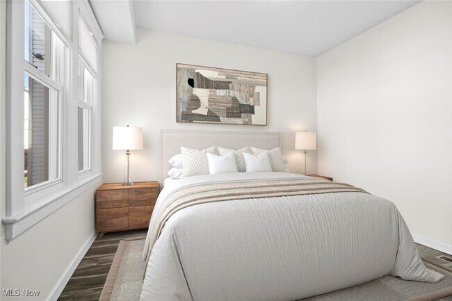 Building Photo - 1277 W 67th St