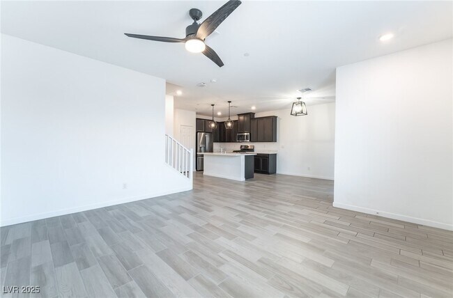 Building Photo - 5730 Sky Pointe Dr
