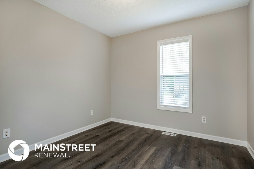 Building Photo - 510 Southampton Dr