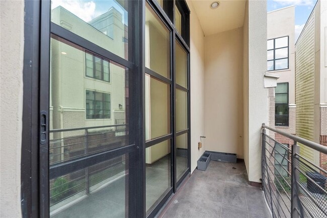 Building Photo - 4813 Caroline St