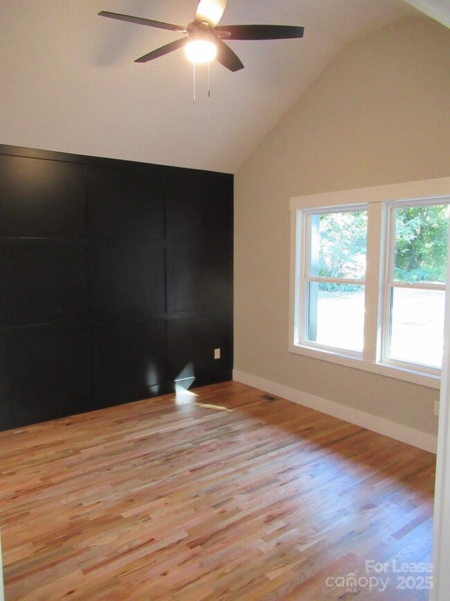 Building Photo - 2071 Gladwood Ln