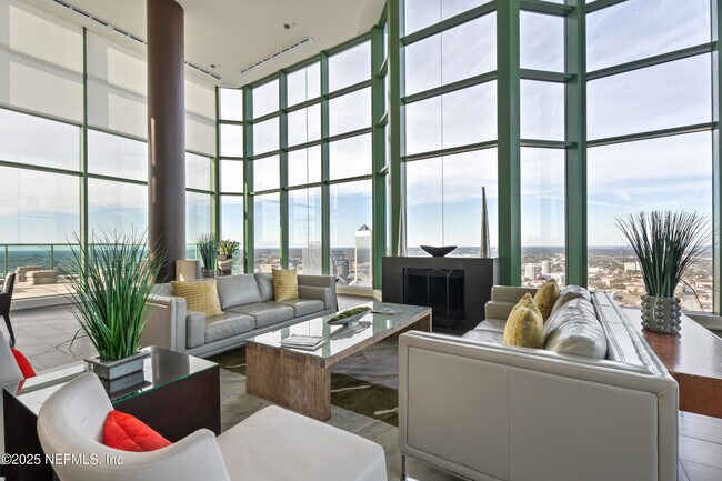 Building Photo - 1431 Riverplace Blvd