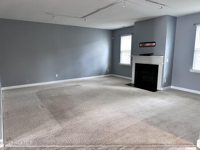 Building Photo - 109 Pennington St