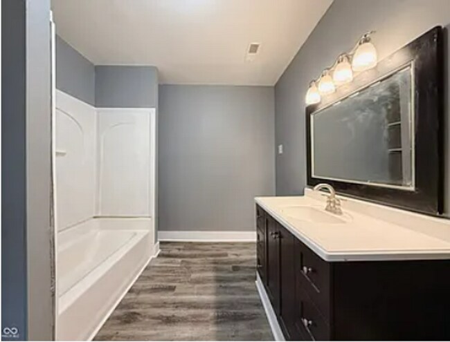 Building Photo - 3736 Kinnear Ave