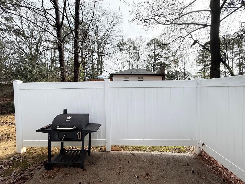 Building Photo - 1050 Mathews Ct