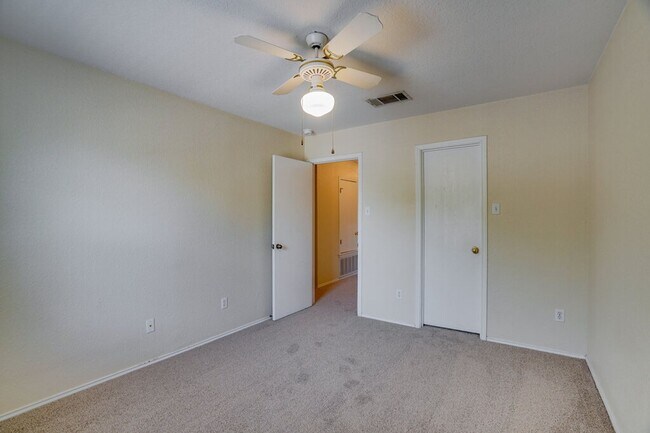 Building Photo - 17202 Ardisia Dr