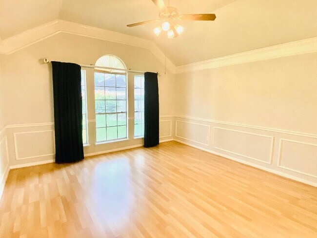 Building Photo - 20723 Spring Rose Dr