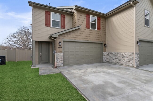 Building Photo - 1673 N Solterra Ln