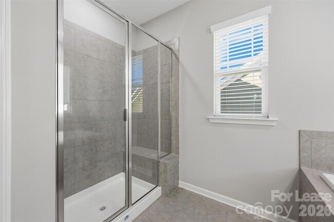 Building Photo - 1000 Bellegray Ln NW