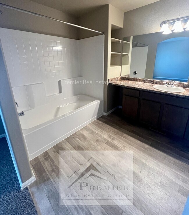 Building Photo - 7614 Spruce Pne Grv