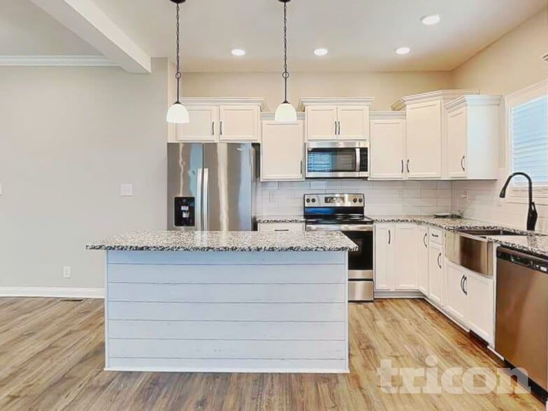 Building Photo - 129 Bonnell Dr
