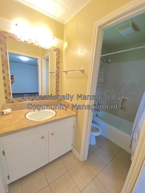 Building Photo - 40291 LA-42
