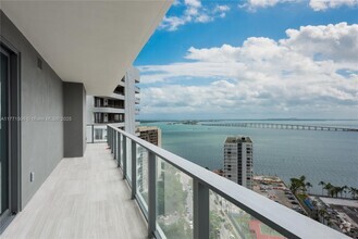 Building Photo - 1451 Brickell Ave
