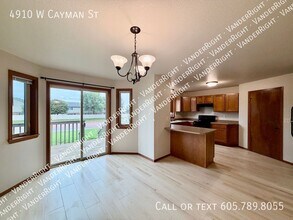 Building Photo - 4910 W Cayman St