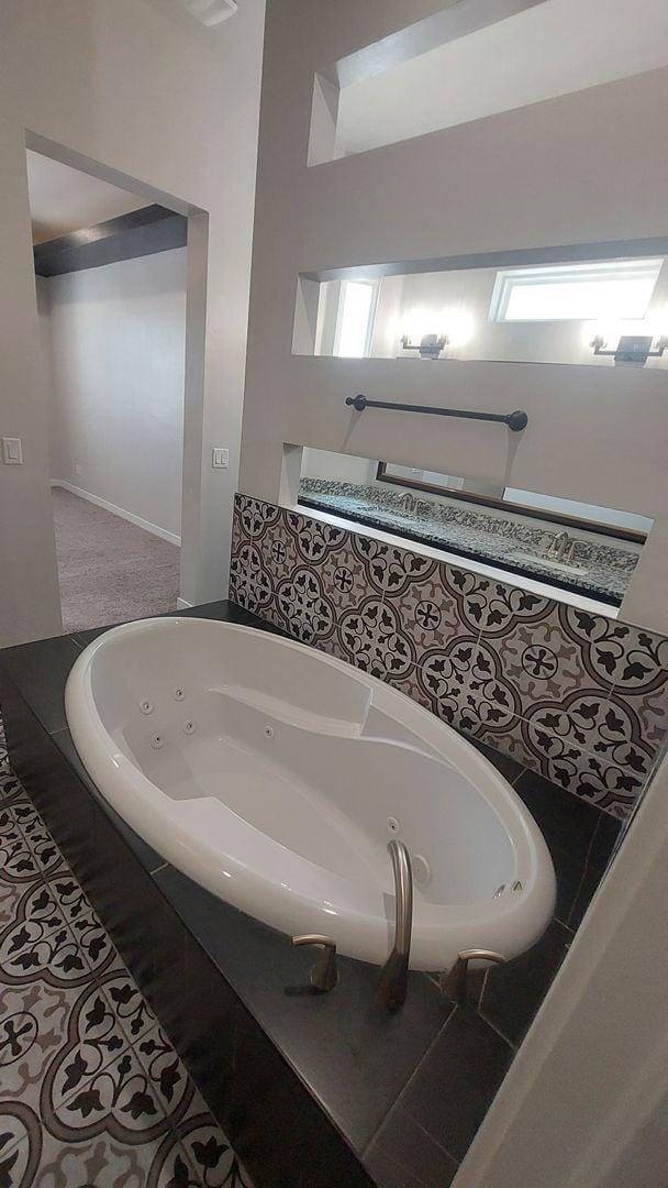 Building Photo - Beautiful 4 bedroom 2.5 bathroom home! READY NOW