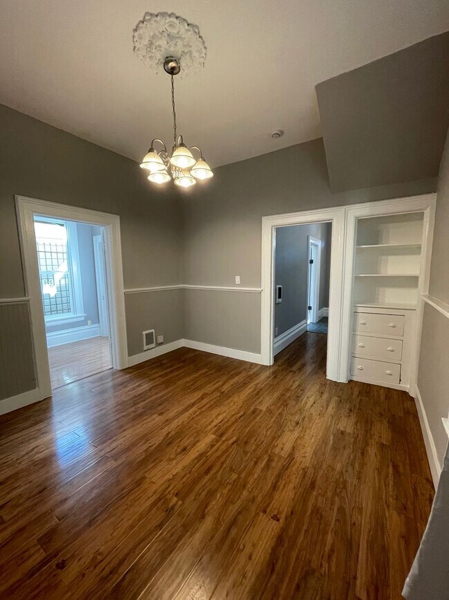 Building Photo - 1024 Wood St