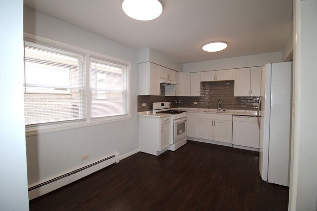 Building Photo - 1220 Marengo Ave