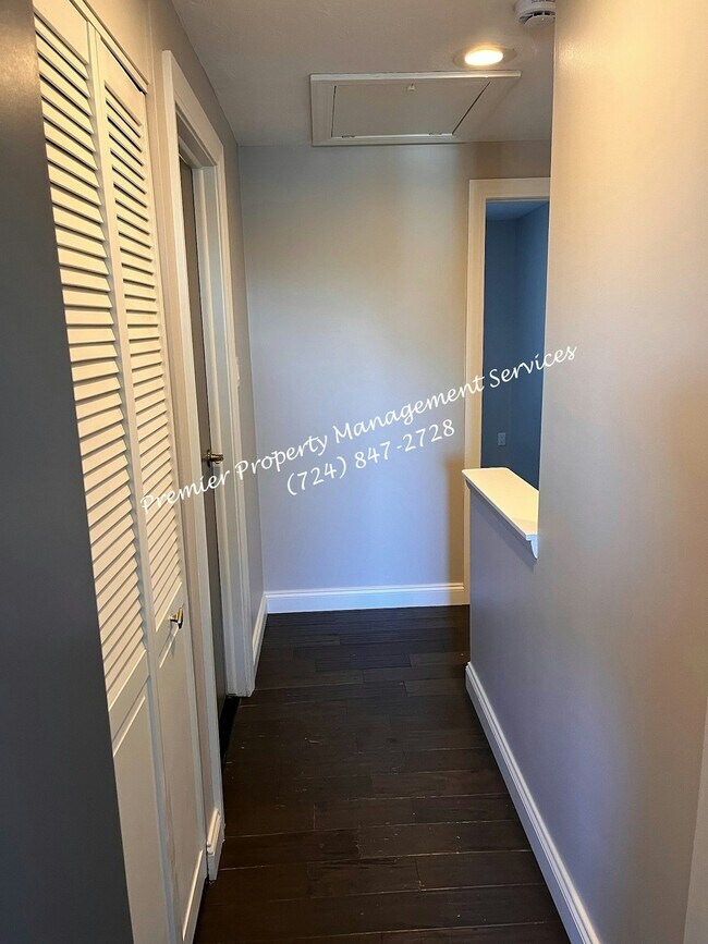 Building Photo - 208 Bonnie Brae Dr