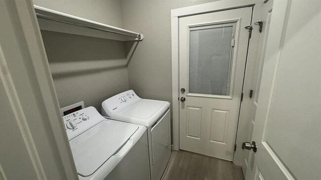 Building Photo - 116 Sterling Dr