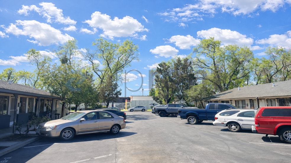 Building Photo - 139 W 18th St