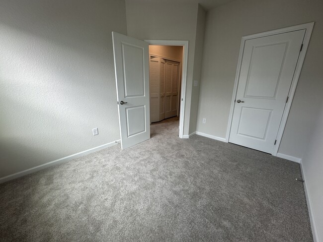 Building Photo - 222 Tern Ct
