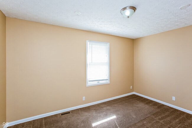 Building Photo - 3735 Crickwood Dr