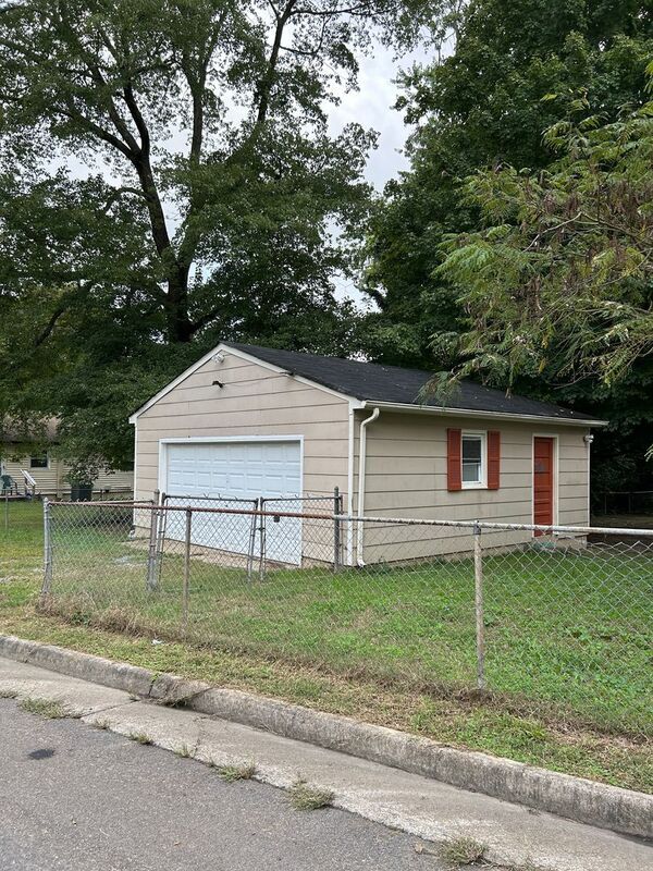 Building Photo - 2001 Old Iron Rd