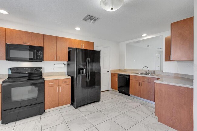 Building Photo - 810 Valnera Ct