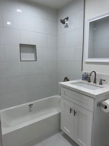 Building Photo - 227 Waldo Ave