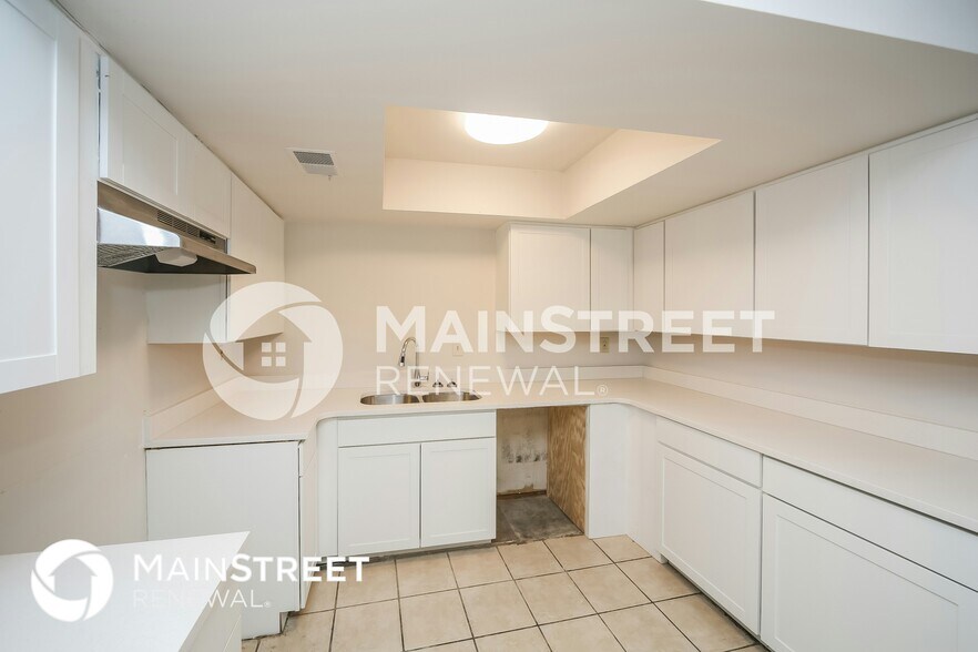 Building Photo - 6145 Shadowfall Cove