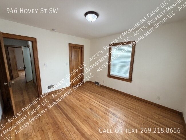 Building Photo - 946 Hovey St SW