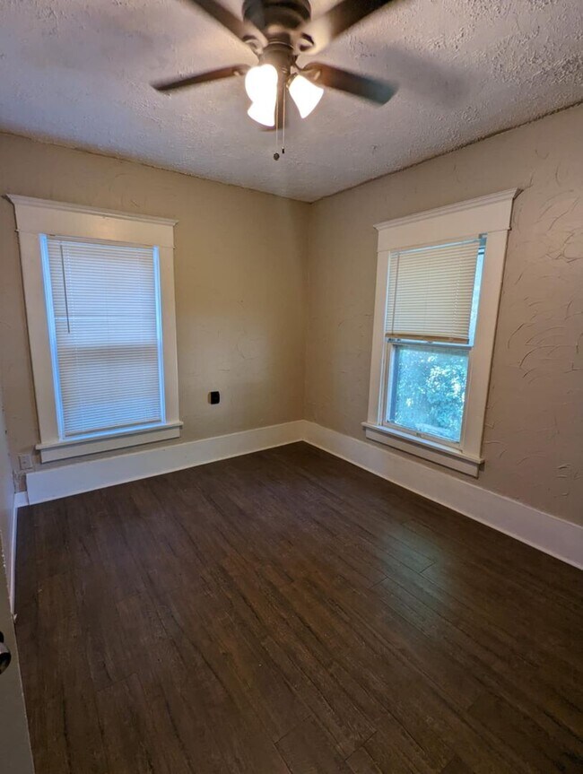 Building Photo - Charming 4-Bedroom Home Near Downtown & Kellogg