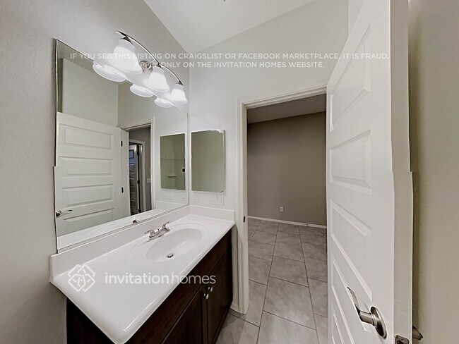 Building Photo - 39997 W Jenna Ln