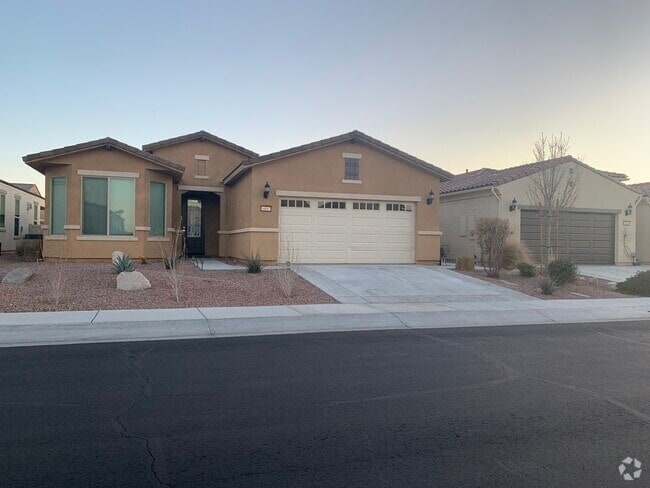 Building Photo - 18867 Lariat St