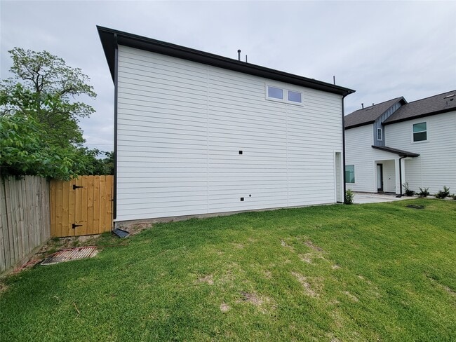 Building Photo - 8316 Curry Rd