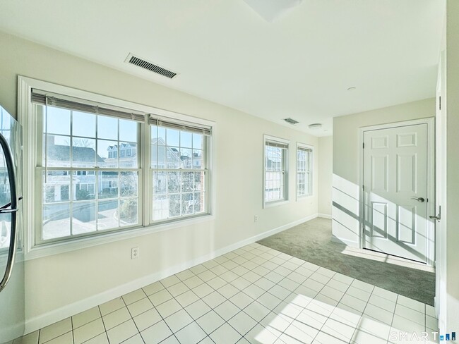 Building Photo - 54 Fairgate Dr