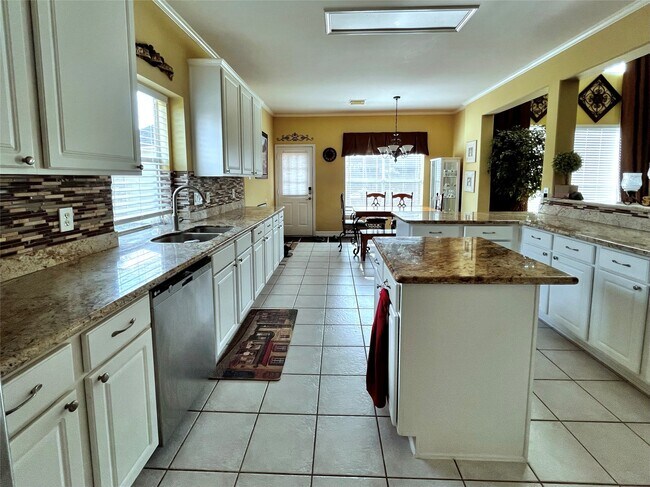 Building Photo - 403 Green Stone Ct