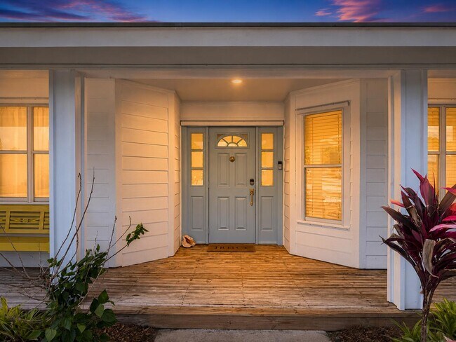 Building Photo - 341 Suwanee Ave