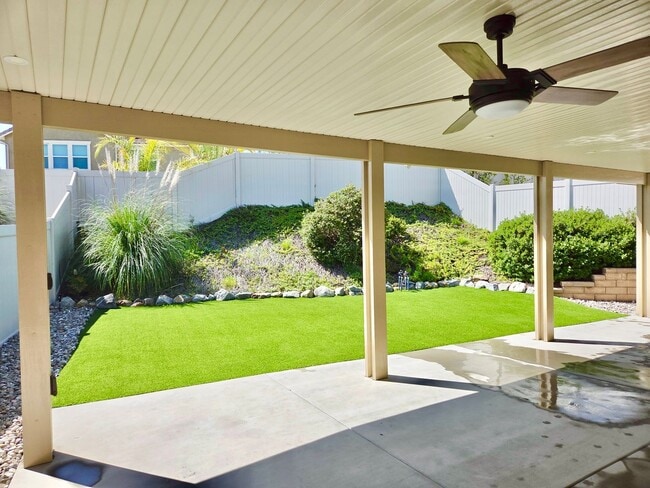 Building Photo - Lovely Two Story Home in the Newer Communi...