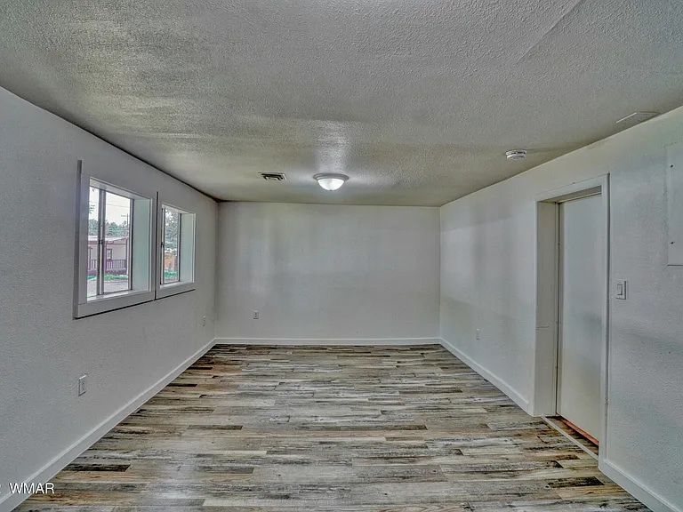 Building Photo - 2580 Poplar Dr