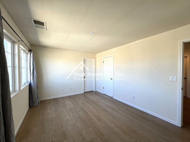 Building Photo - 8220 Sheldon Pl Dr