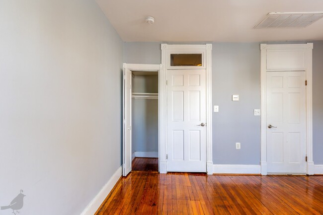 Building Photo - Classy Columbia Heights Row Home! 1/2 Off ...