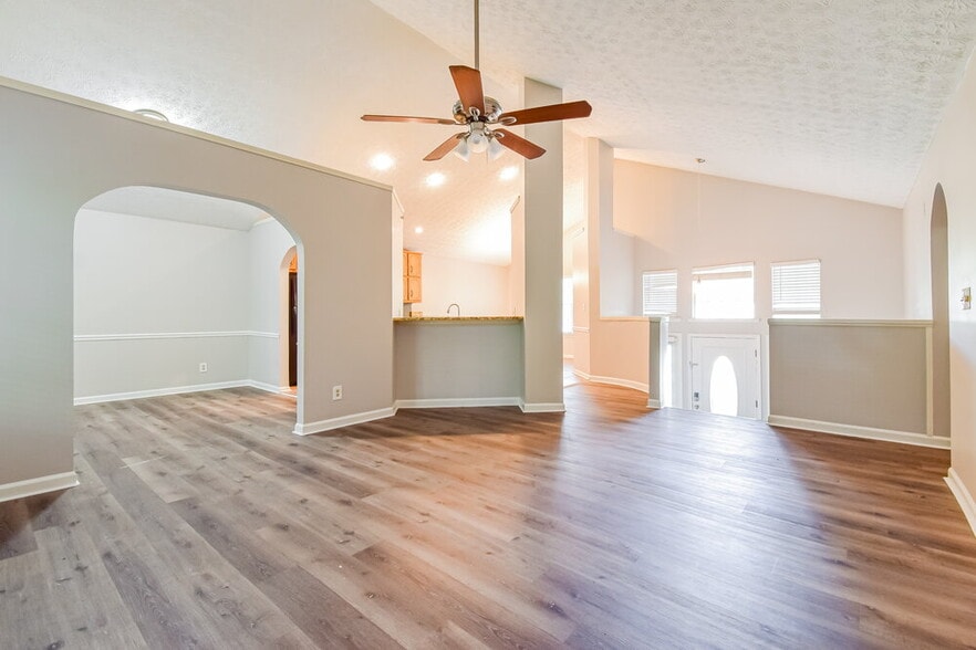 Building Photo - 1216 Gallatin Ct