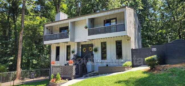 Building Photo - 6584 Walker Rd