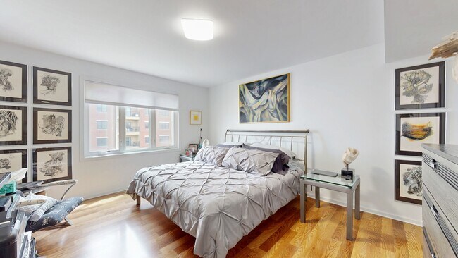 Building Photo - 5000 Oakton St